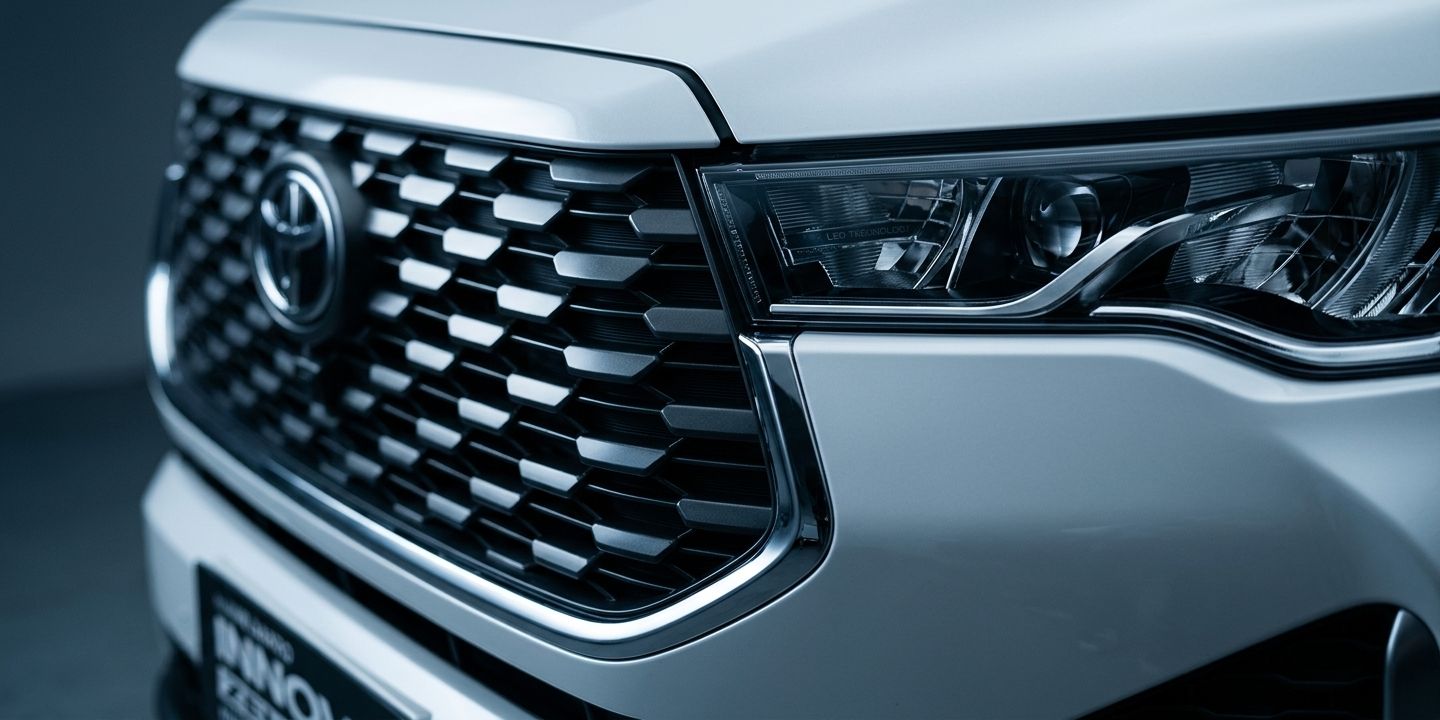 detail innova zenix
