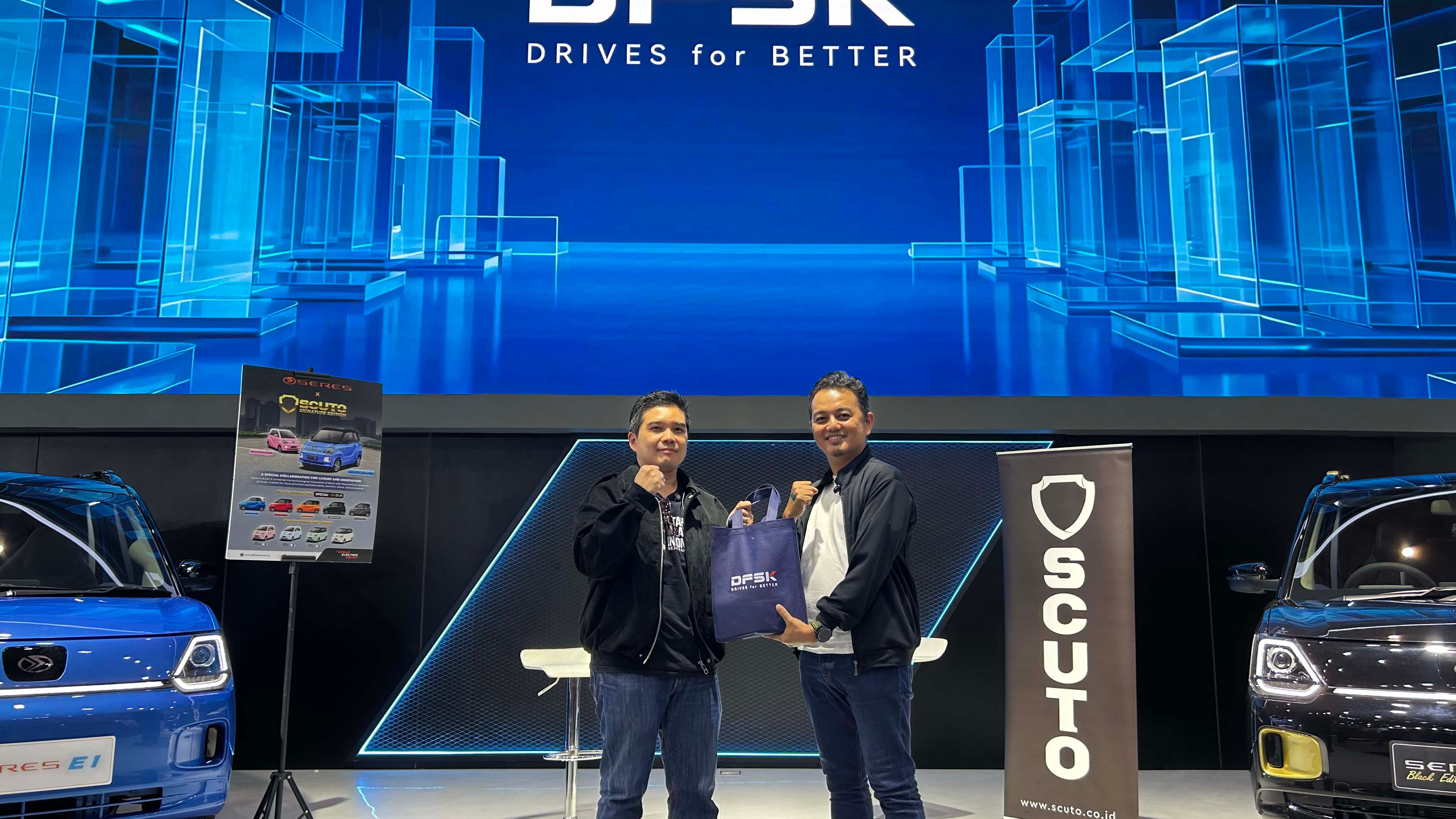 penyerahan hadiah dari dfsk ke scuto